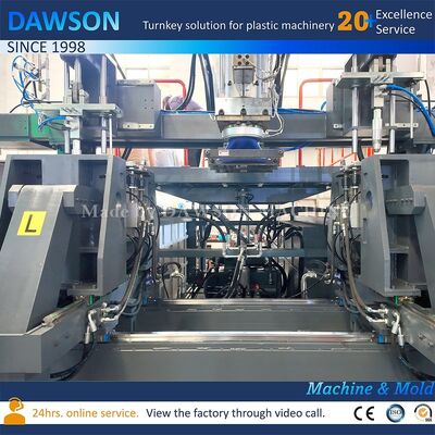 4本のスクリュー加熱ゾーンプラスチックブロー成形機 HDPEジェリーカンボトル生産ライン クランプ力270 KN 技術