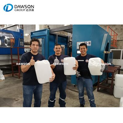 労働需要 1～2 オペレーター プラスチック 30 リットル ジェリー缶製造 完全自動ブロー成形機 生産機械