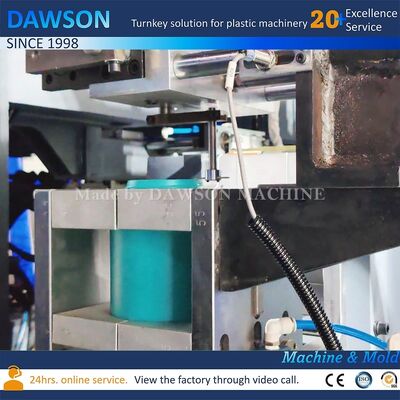 自動吹塑機 415V 電圧 1L-5L プラスチックのボトル 200~250pcs/h出力