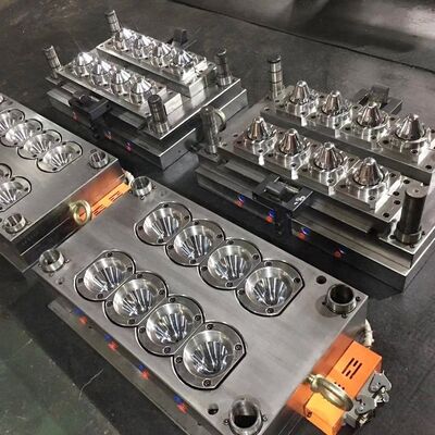 セルボモーターと高生産性0から200rpmのスクリュー速度で48ホワイトPETプレフォーム注射鋳造機